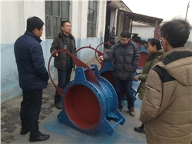 河北衡水客戶來偉恒閥門廠家考察煤氣專用蝶閥、煤氣盲板隔斷閥等煤氣專用閥門